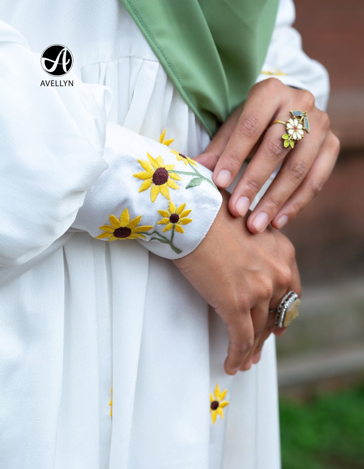 Sunflower Silk Abaya - Image 2