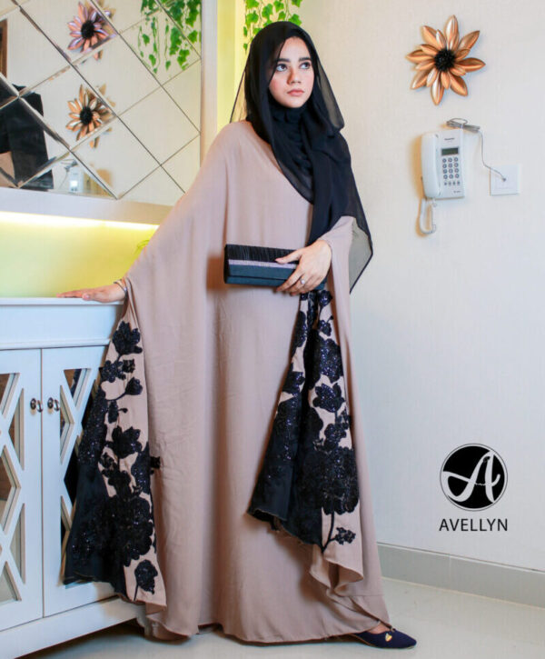 Black Rose Sand Cape