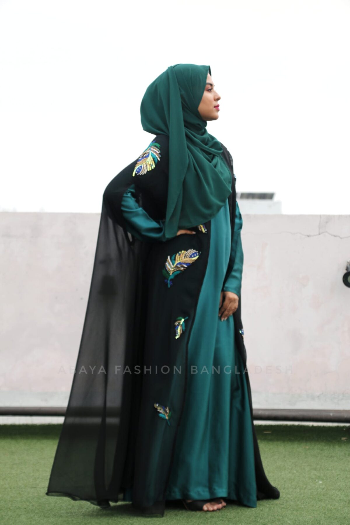 Peacock Feather Cape Abaya - Image 5